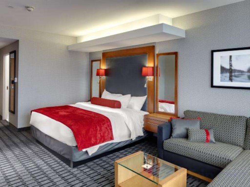 The Hotel At Kirkwood Center Cedar Rapids Exterior photo