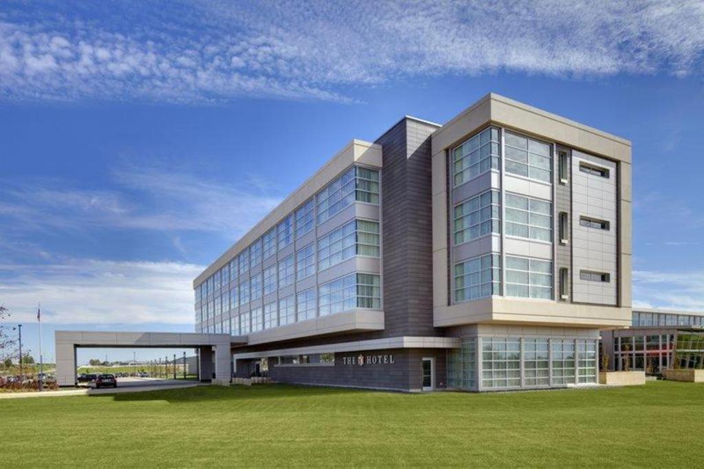 The Hotel At Kirkwood Center Cedar Rapids Exterior photo